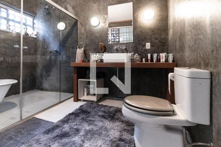 Casa à venda com 300m², 3 quartos e sem vagaBanheiro do Quarto 2 - Suite