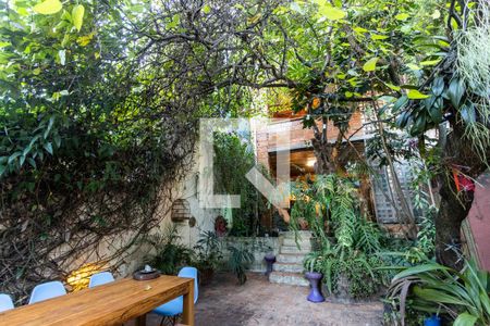 Casa à venda com 300m², 3 quartos e sem vagaPatio central