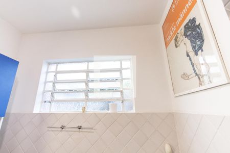 Casa à venda com 300m², 3 quartos e sem vagaBanheiro do Corredor