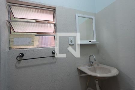 Banheiro de casa para alugar com 1 quarto, 80m² em Chácara Belenzinho, São Paulo