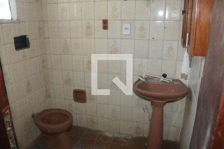 Banheiro de casa para alugar com 2 quartos, 60m² em Parque Ulisses, Nova Iguaçu