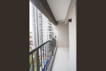 varanda de apartamento para alugar com 2 quartos, 42m² em Parque Maria Helena, São Paulo