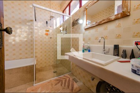 Casa à venda com 250m², 4 quartos e 3 vagasBanheiro suíte