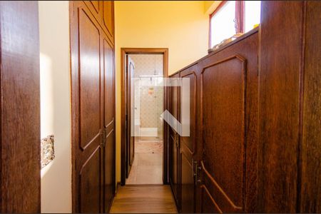 Casa à venda com 250m², 4 quartos e 3 vagasCloset