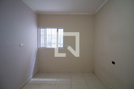 Quarto 1 de casa para alugar com 2 quartos, 70m² em Conjunto Habitacional A E Carvalho, São Paulo