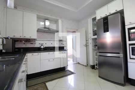 Casa para alugar com 370m², 5 quartos e 4 vagasCozinha
