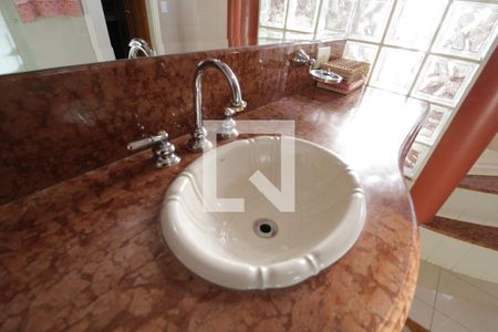 Casa para alugar com 370m², 5 quartos e 4 vagasBanheiro da Suíte 2