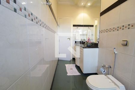 Casa para alugar com 370m², 5 quartos e 4 vagasBanheiro Social