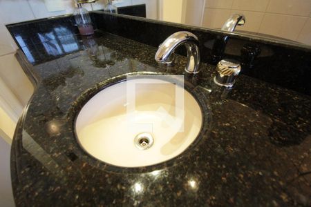 Casa para alugar com 370m², 5 quartos e 4 vagasBanheiro Social