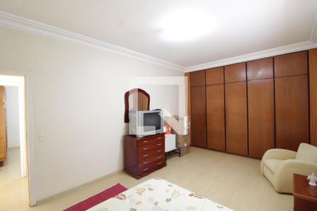 Casa para alugar com 370m², 5 quartos e 4 vagasQuarto 1