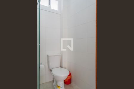 Banheiro de apartamento para alugar com 2 quartos, 49m² em Cristal, Porto Alegre