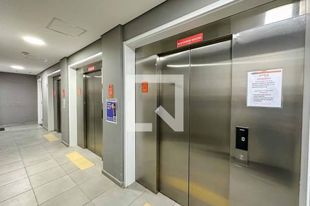 Apartamento à venda com 39m², 2 quartos e sem vagaÁrea comum 