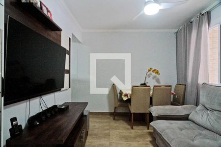 Sala de casa de condomínio para alugar com 3 quartos, 80m² em Jardim Santa Lucrecia, São Paulo