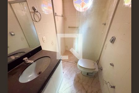 Casa à venda com 222m², 3 quartos e 2 vagasBanheiro 