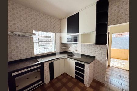 Casa à venda com 222m², 3 quartos e 2 vagasCozinha