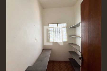 Casa à venda com 222m², 3 quartos e 2 vagasQuarto de Serviço