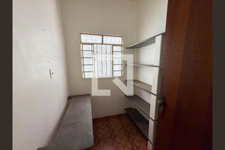 Casa à venda com 222m², 3 quartos e 2 vagasQuarto de Serviço