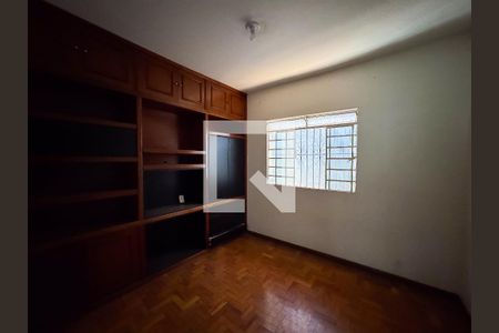 Casa à venda com 222m², 3 quartos e 2 vagasQuarto 3