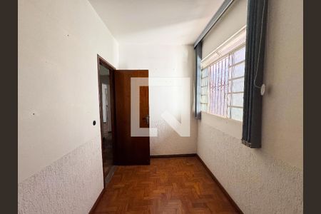 Casa à venda com 222m², 3 quartos e 2 vagasQuarto 2
