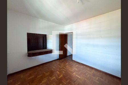 Casa à venda com 222m², 3 quartos e 2 vagasQuarto 2
