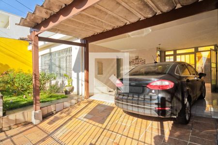 Casa à venda com 200m², 2 quartos e 3 vagas Casa à venda com 200m², 2 quartos e 3 vagasGaragem