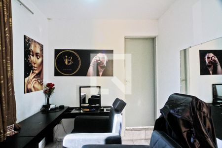 Casa à venda com 200m², 2 quartos e 3 vagas Casa à venda com 200m², 2 quartos e 3 vagasEdícula