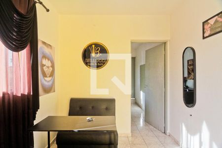 Casa à venda com 200m², 2 quartos e 3 vagas Casa à venda com 200m², 2 quartos e 3 vagasEdícula