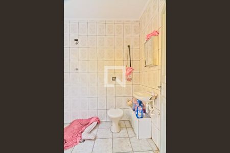 Casa à venda com 200m², 2 quartos e 3 vagas Casa à venda com 200m², 2 quartos e 3 vagasBanheiro de Serviço