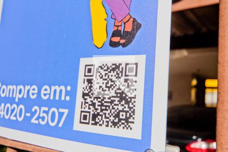 Casa à venda com 200m², 2 quartos e 3 vagas Casa à venda com 200m², 2 quartos e 3 vagasFachada