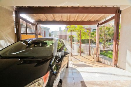 Casa à venda com 200m², 2 quartos e 3 vagas Casa à venda com 200m², 2 quartos e 3 vagasGaragem