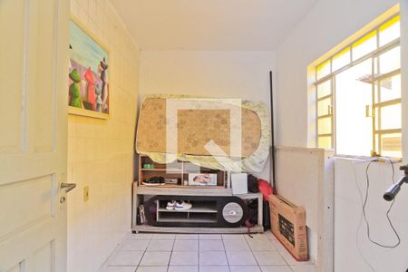 Casa à venda com 200m², 2 quartos e 3 vagas Casa à venda com 200m², 2 quartos e 3 vagasQuarto de Serviço