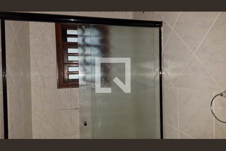 Banheiro de casa para alugar com 2 quartos, 80m² em Guilhermina, Praia Grande