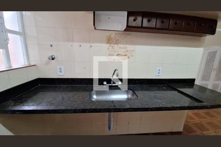 Casa para alugar com 98m², 2 quartos e 2 vagasCozinha 