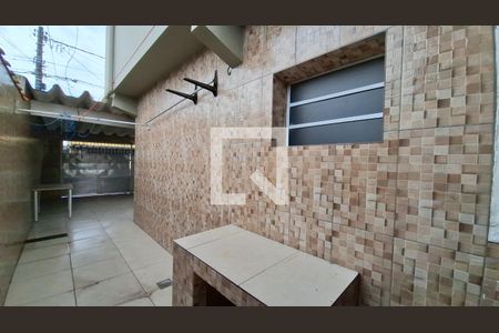 Casa para alugar com 98m², 2 quartos e 2 vagasQuintal