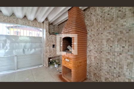 Casa para alugar com 98m², 2 quartos e 2 vagasChurrasqueira