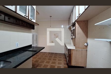 Casa para alugar com 98m², 2 quartos e 2 vagasCozinha