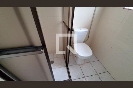 Casa para alugar com 98m², 2 quartos e 2 vagasBanheiro 1