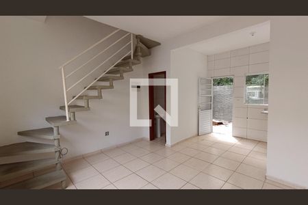 Sala de casa para alugar com 2 quartos, 200m² em Lopes de Oliveira, Sorocaba