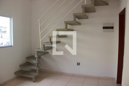Sala de casa para alugar com 2 quartos, 200m² em Lopes de Oliveira, Sorocaba