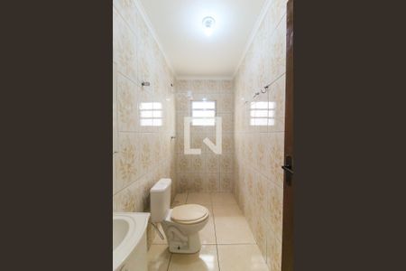 Banheiro de casa para alugar com 1 quarto, 80m² em Jardim Santa Maria, São Paulo