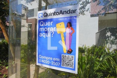 Apartamento à venda com 71m², 2 quartos e 1 vagaAdesivo na fachada