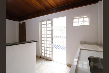 Cozinha de casa para alugar com 2 quartos, 50m² em Parque Casa de Pedra, São Paulo