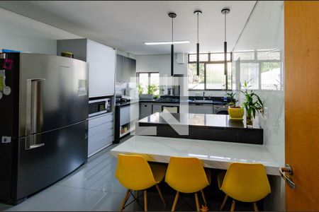 Apartamento para alugar com 206m², 4 quartos e 2 vagasCozinha