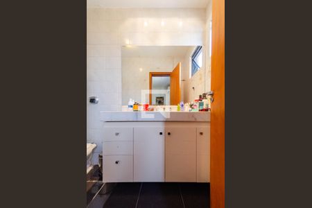 Apartamento para alugar com 206m², 4 quartos e 2 vagasBanheiro suíte 2