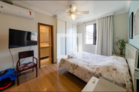 Apartamento para alugar com 206m², 4 quartos e 2 vagasSuíte 1