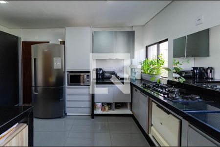 Apartamento para alugar com 206m², 4 quartos e 2 vagasCozinha