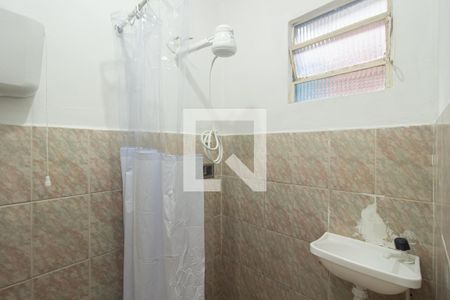 Banheiro de kitnet/studio para alugar com 1 quarto, 40m² em Campo Grande, Rio de Janeiro