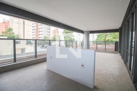 Cozinha  de apartamento à venda com 4 quartos, 316m² em Cambuí, Campinas