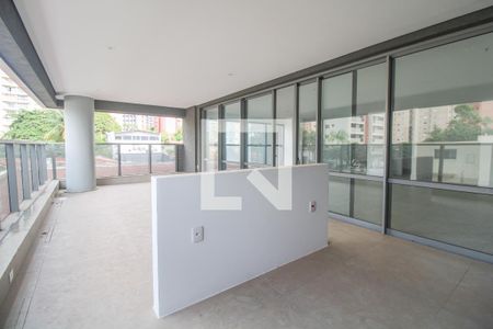 Cozinha  de apartamento à venda com 4 quartos, 316m² em Cambuí, Campinas