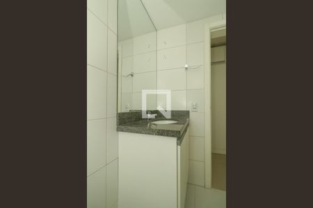 Banheiro da Suíte de apartamento para alugar com 2 quartos, 90m² em Independência, Porto Alegre
